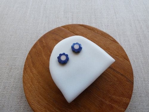 ANDO - Daisy Stud Earrings - Indigo & Pastel Pink